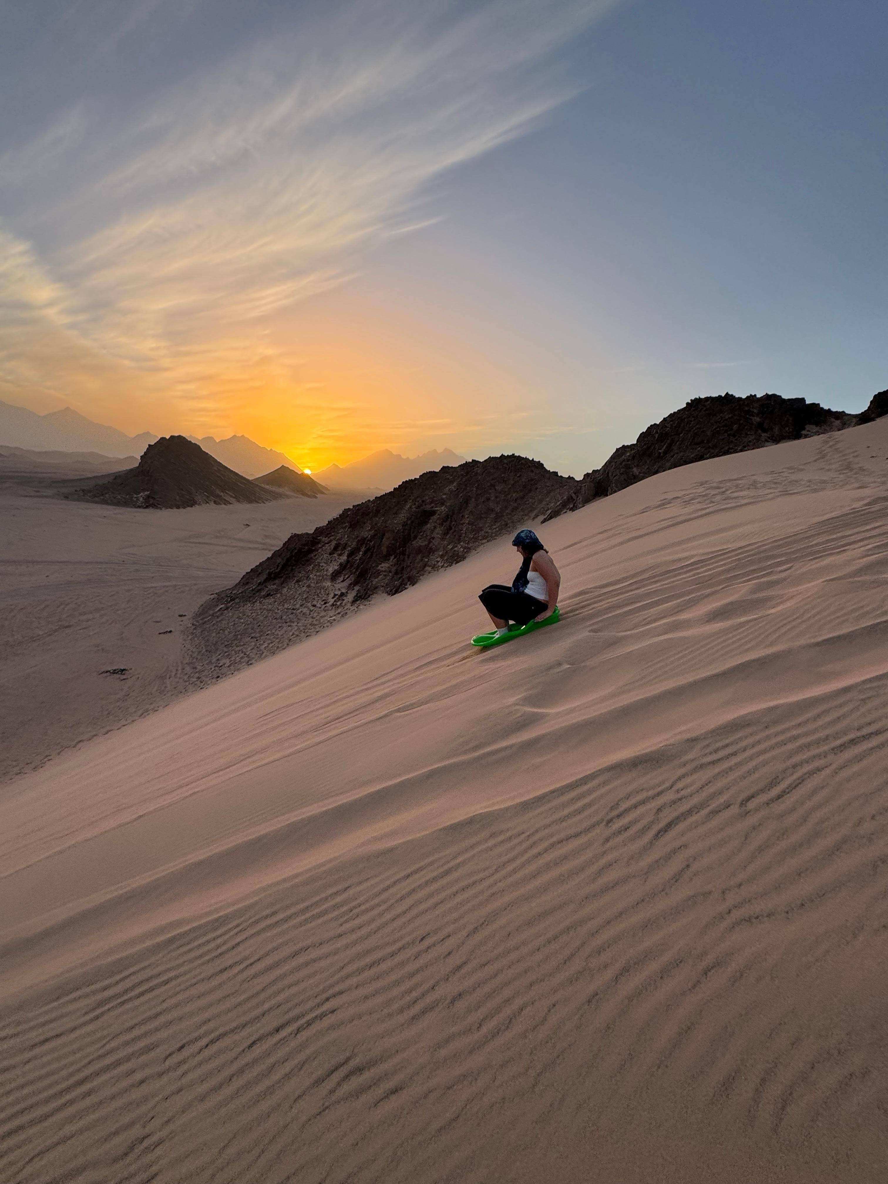 Hurghada: Mount Shaib El Banat Tour with Sandboarding - Hurghada Mount Shaib
